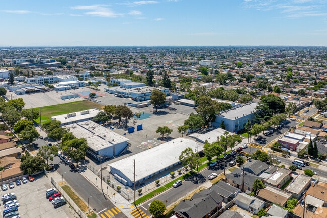 Budlong Ave Elementary School offers various academic and extracurricular programs.