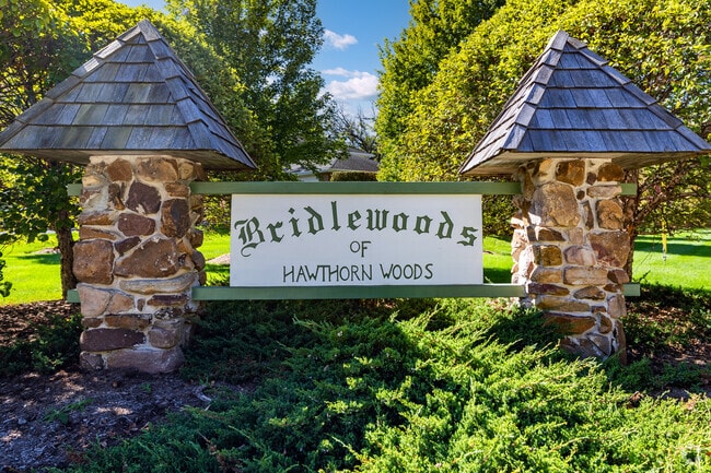 Bridlewoods Park is a quiet community in Hawthorn Woods with very large newly built homes.