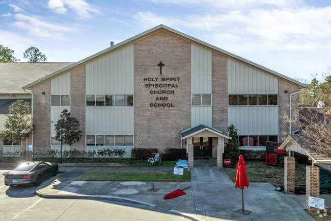 Holy Spirit Episcopal School fosters a positive and inclusive atmosphere for academic growth.