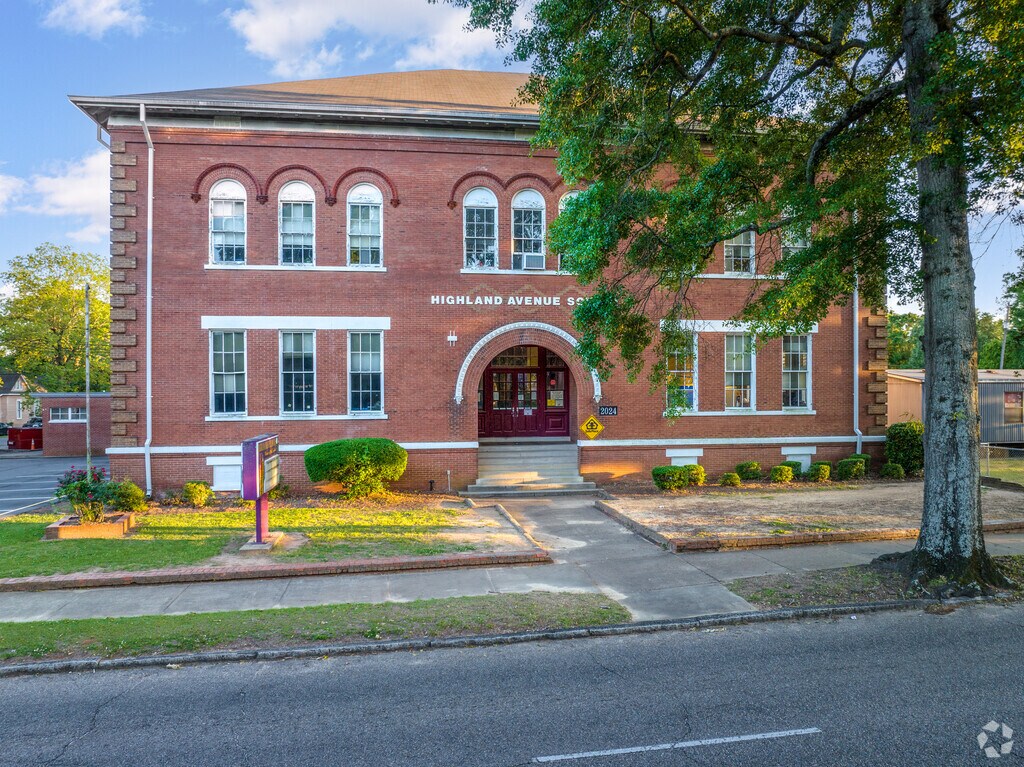 Highland Avenue Elementary is located in the heart of Highland Park Neighborhood. It's PK-K5