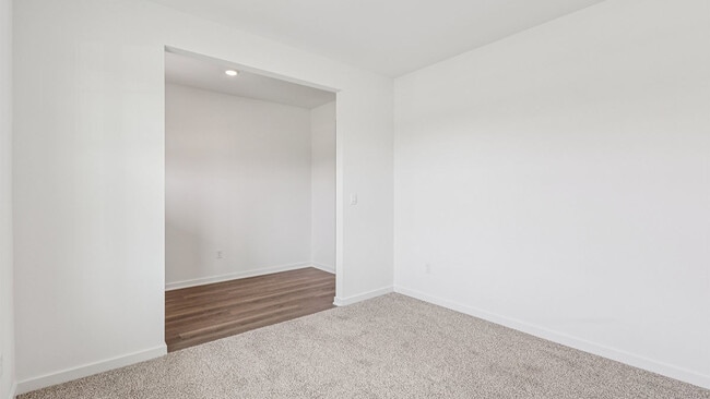 1542 Aspen Ct, Pingree Grove, IL 60140 - photo 3