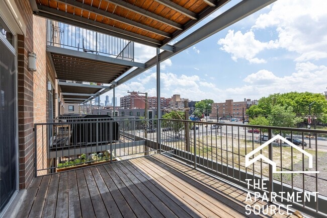 1533 W Warren Blvd unit 407, Chicago, IL 60607 - photo 4