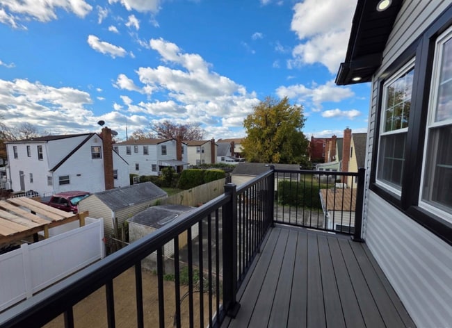 240-02 147th Rd, Rosedale, NY 11422 - photo 5