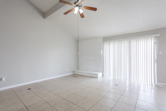 16158 Coyridge Ln, Houston, TX 77053 - photo 6