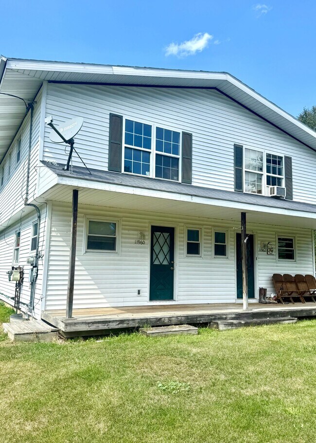 11960 Palatial Dr, Freeland, MI 48623