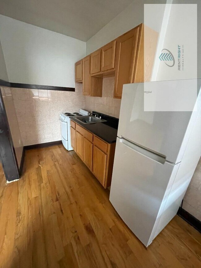4019 W Irving Park Rd unit 4027-217, Chicago, IL 60641 - photo 6
