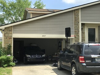 2827 Saddle Barn Dr E, Indianapolis, IN 46214