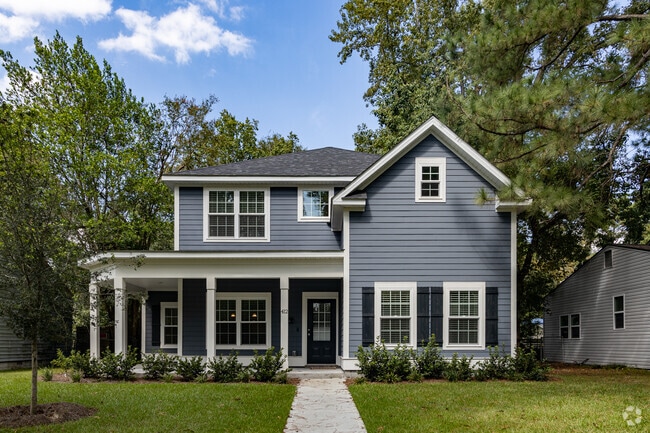 New construction homes are spread throughout Abercorn Heights-Lamara Heights.