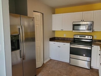 4275 Woodside Ave, Fort Myers, FL 33905