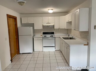 226 Parker Hill Ave Unit 8, Roxbury Crossing, MA 02108