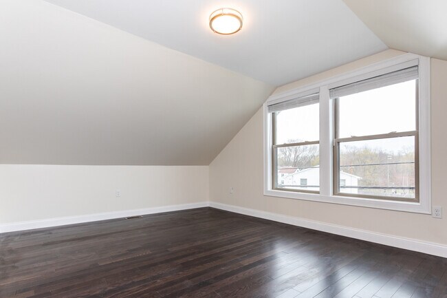476 Fulton St unit 476, Medford, MA 02155 - photo 5