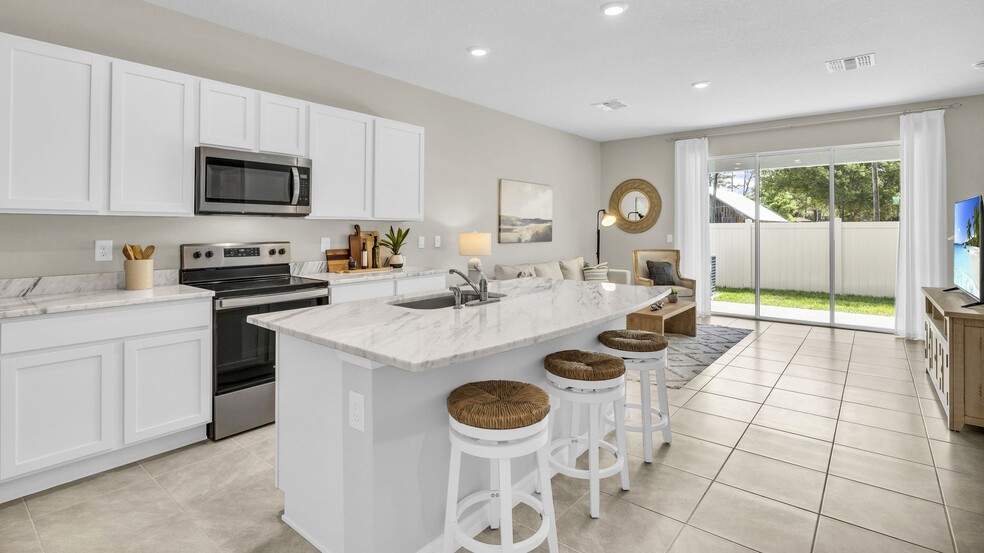 11973 Hamilton Ave unit 36202940, Largo, FL 33774 - photo 1