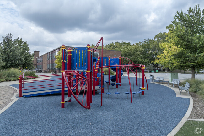 Virgil Grissom Elementary School is located in Chicago, IL.