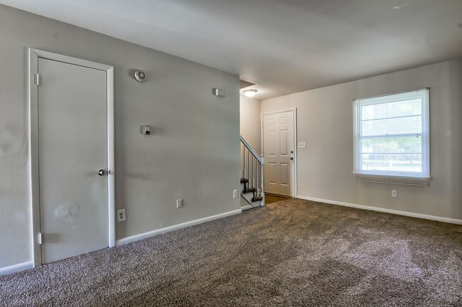 Lexington Commons, Greensboro, NC 27405 - photo 4