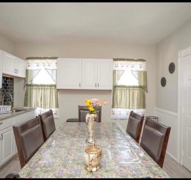 66 Health Ave unit 3rd floor, Providence, RI 02908 - photo 2