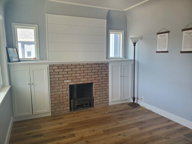 353 S 200 E unit Room 3, Springville, UT 84663 - photo 3