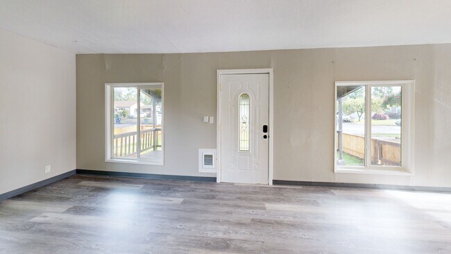 1733 I St, Springfield, OR 97477 - photo 2