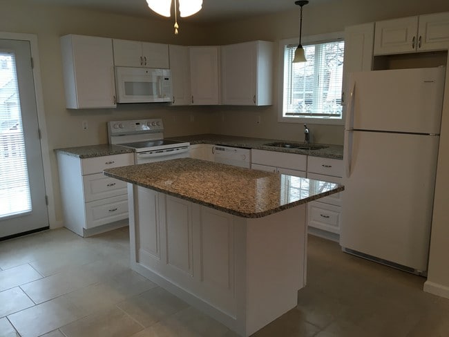 16 Balmforth Ave unit 2, Danbury, CT 06810 - photo 7