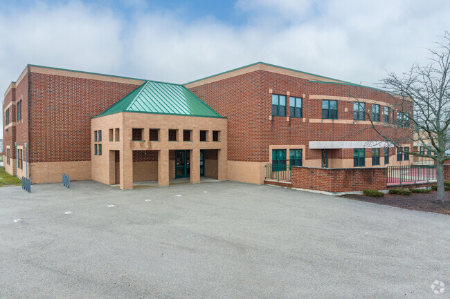 Spring Trail Elementary School has a student-teacher ratio of 21 to 1.