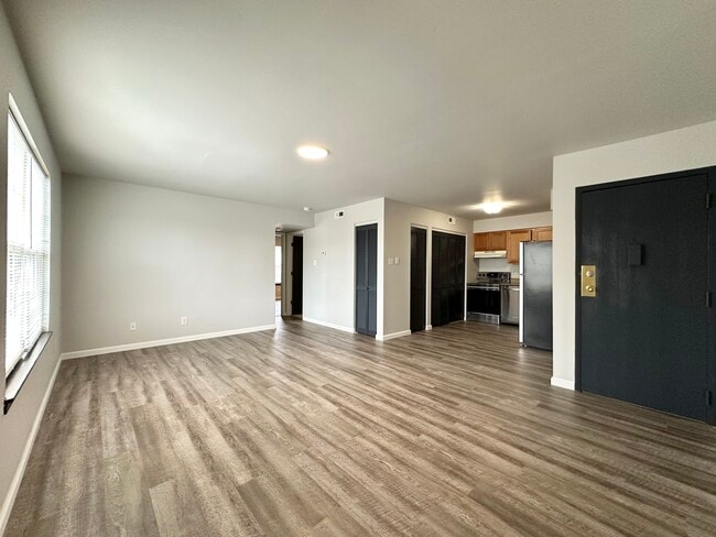 9441 Green Park Gardens Dr unit E, St. Louis, MO 63123 - photo 4