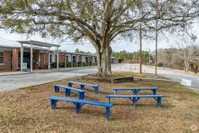 Fountain Elementary School has an outdoor classroom.