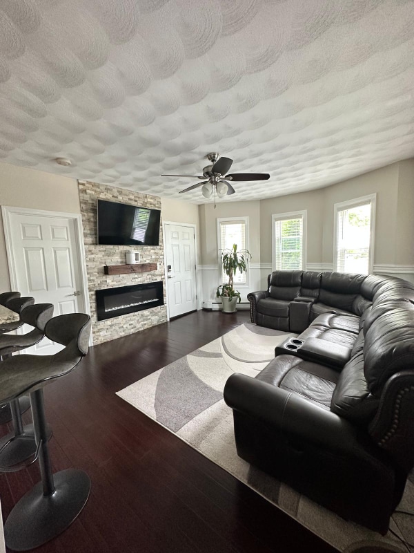 8. Seymour Ave, Cranston, RI 02910