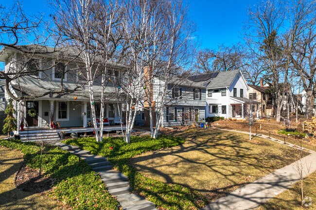 Armatage has large Bungalow styled like homes within the neighborhood.