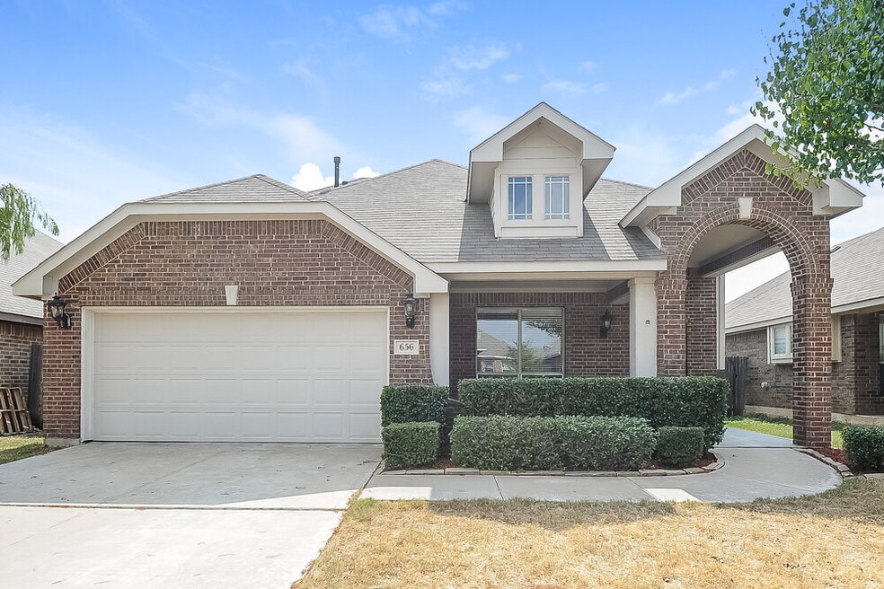 656 Brooks St, Crowley, TX 76036 - photo 1