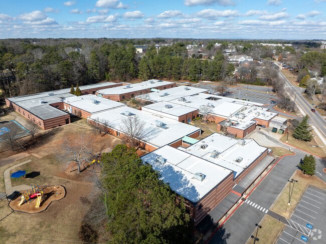 Mimosa Elementary School gets a 6 from GreatSchools Rating.