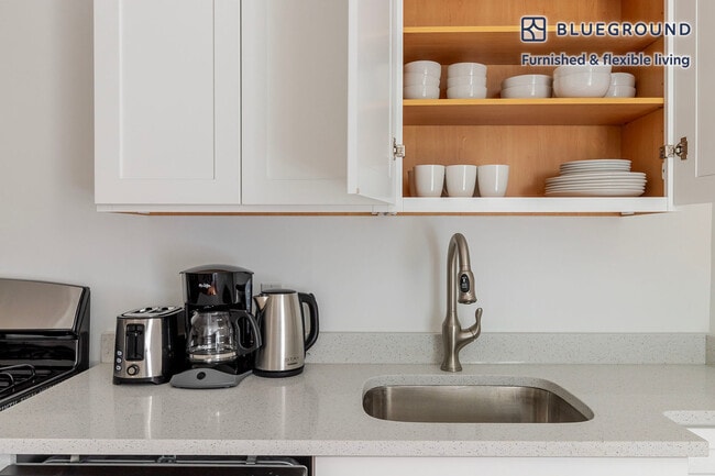 327 E 10th St unit FL2-ID2161, New York, NY 10009 - photo 6