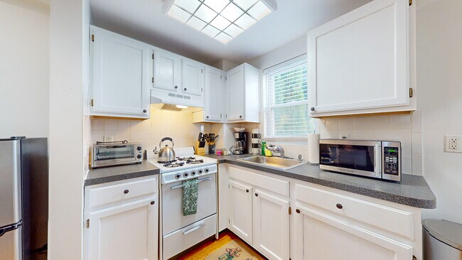 23 Jay St unit C, Cambridge, MA 02139 - photo 3
