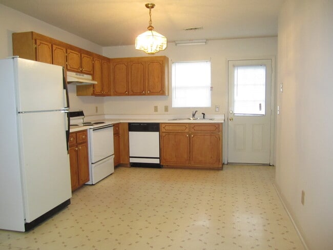 151 Dallas Rd unit 151, Goldsboro, NC 27534 - photo 3