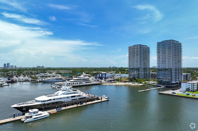 Safe Harbor Borovich will store your yacht when you live in North Palm Beach Neighborhood.