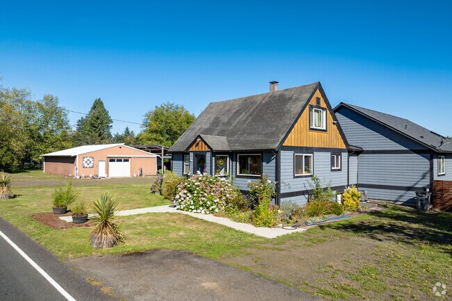 Find charming cottages, bungalows, and craftsmans all within the Knappa neighborhood.