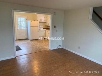 33 Yale St, Bangor, ME 04401