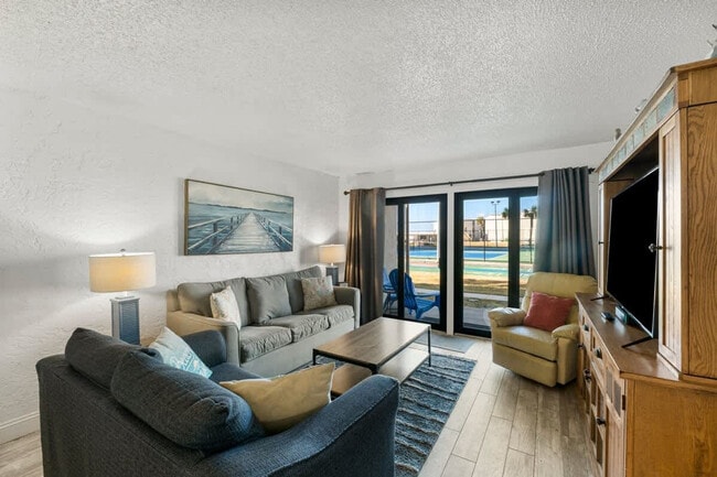 8727 Thomas Dr unit ID1354949P, Panama City, FL 32408 - photo 2