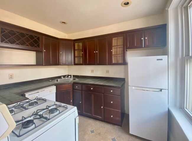 *Pictures are representative samples of the advertised unit. In some cases, the actual units you tou