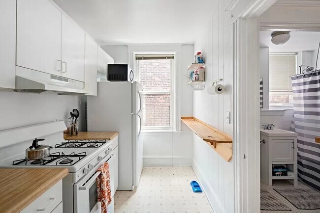 47 Park Vale Ave unit 3, Allston, MA 02134 - photo 2