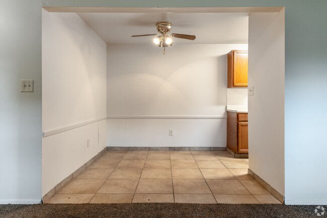 2811 Parkman Rd NW unit 1931 Southern Blvd N, Warren, OH 44485 - photo 6