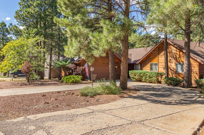 The homes in Elk Run may boast earth-toned wood siding.