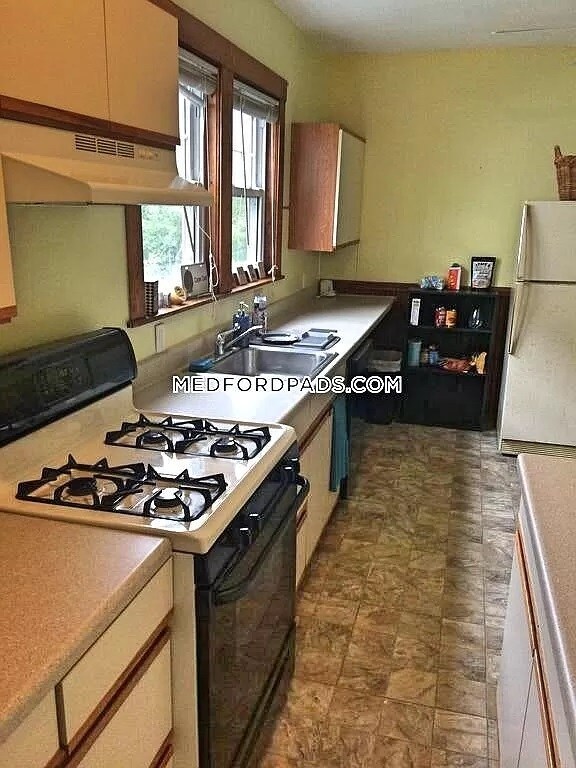 59 Quincy St unit 1, Medford, MA 02155 - photo 3