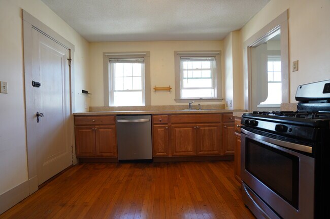 467 Washington St, Boston, MA 02135 - photo 7