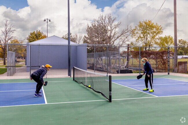 Play pickleball with friends at Cañon City Rouse Park.