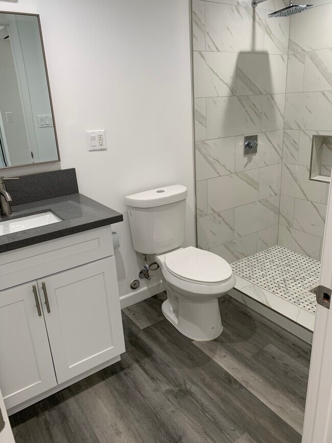 1102 Centinela Ave unit B, Santa Monica, CA 90403 - photo 6