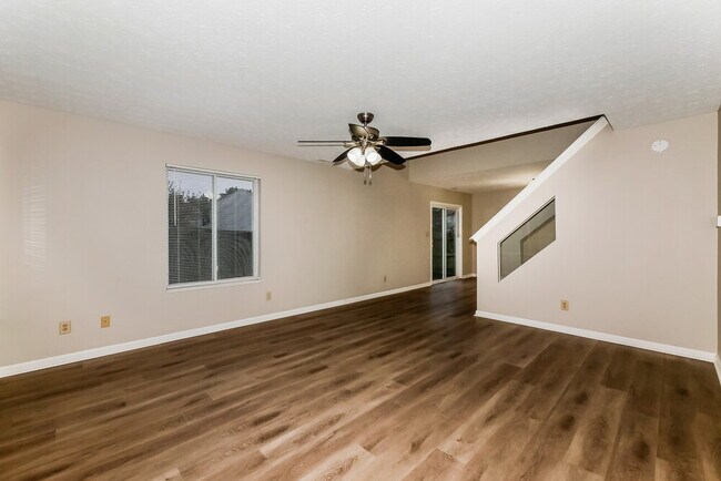 6656 Dunsdin Dr, Plainfield, IN 46168 - photo 6