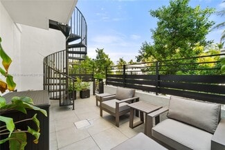 1030 15th St, Miami Beach, FL 33139