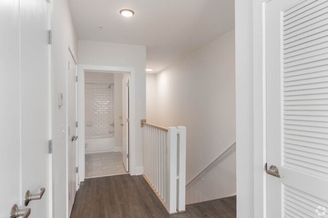 319 W Franklin St unit 204, Baltimore, MD 21201 - photo 6