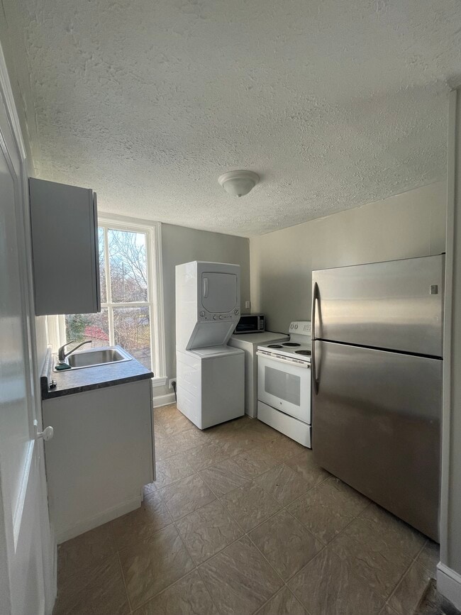 221 W King St unit 1, Strasburg, VA 22657 - photo 3