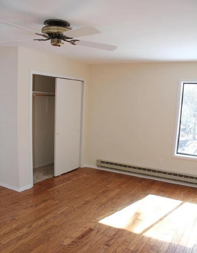 84 Amberly Dr unit J, Manalapan, NJ 07726 - photo 5