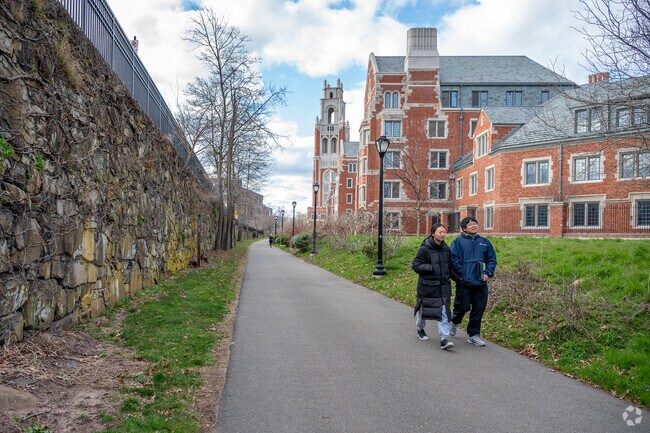 The Farmington Canal Heritage Trail is a paved path running through the neighborhood.